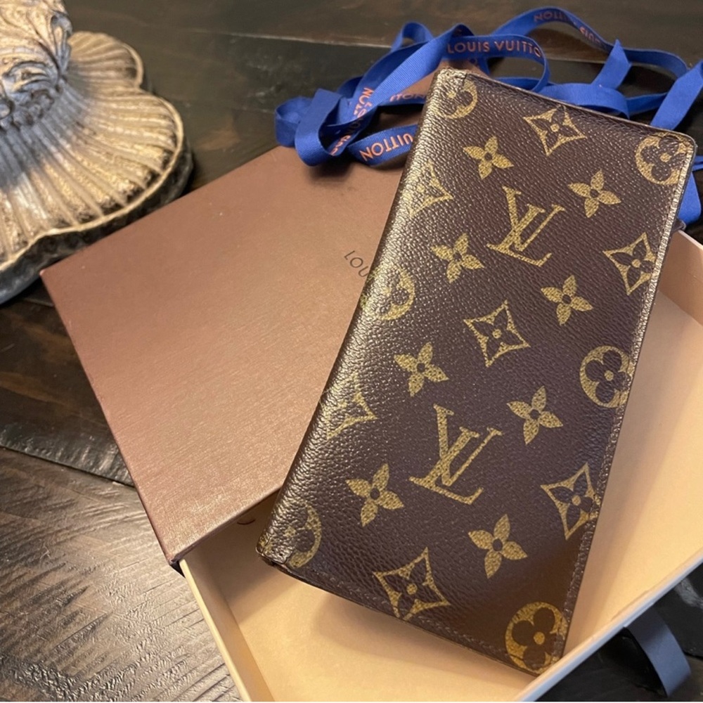 💯% Authentic Louis Vuitton bifold wallet ✨